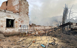 Враг нанес авиаудары по школам и домам в Черниговской области: фото