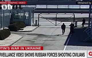 CNN показал видео, на котором оккупанты стреляют в спины мужчин на окраине Киева