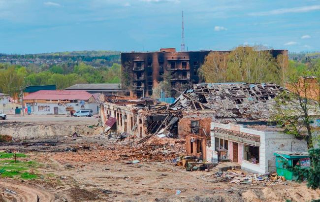 В Тростянце возле больницы на мине подорвался трактор