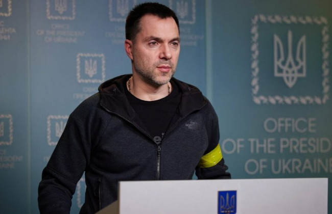 Арестович регистрирует свою фамилию как торговую марку