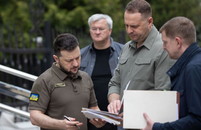 Зеленский призвал США официально признать РФ государством-спонсором терроризма