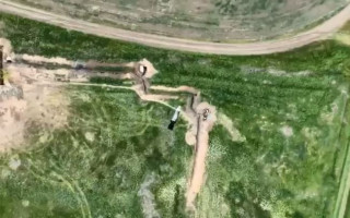ВСУ уничтожили оккупантов, сбросив снаряд с беспилотника: эффектное видео