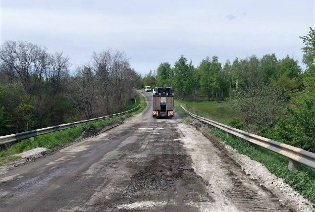 В Харьковской области делают объезд через разрушенный мост