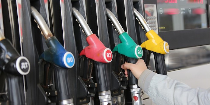 Кабмин повысил предельную цену на бензин и уменьшил на дизтопливо