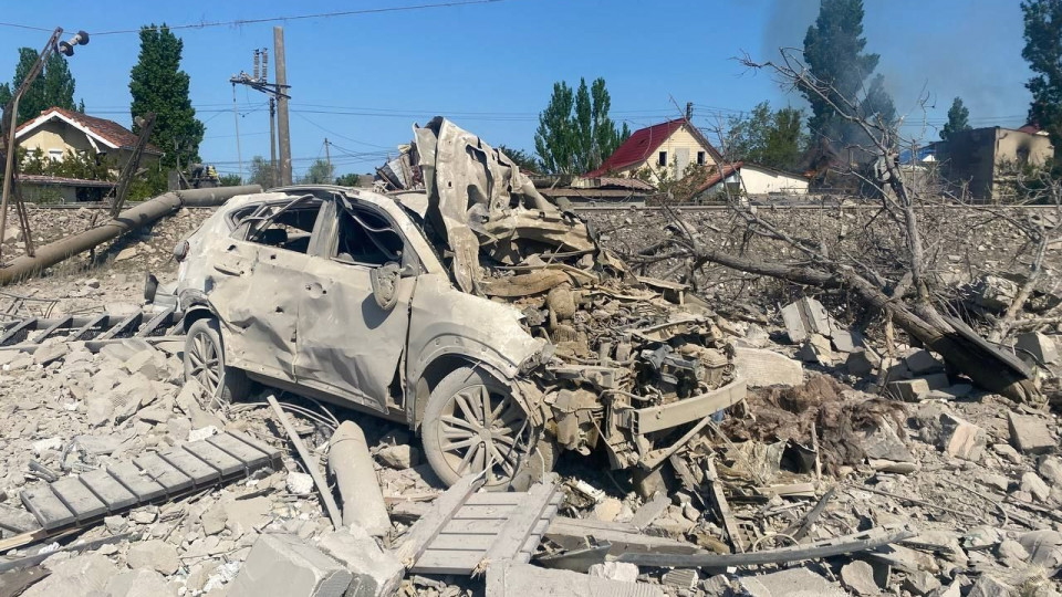 Появились фото с места ракетного обстрела в Одесской области