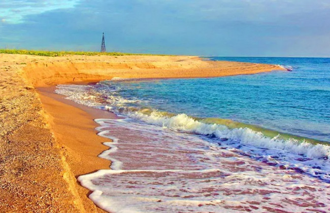Оккупанты устроили себе туристический сезон на Арабатской Стрелке, — Денисова
