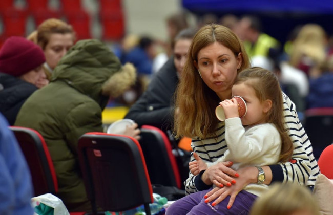 Украинских беженцев в Чехии могут лишить пособия в 200 евро