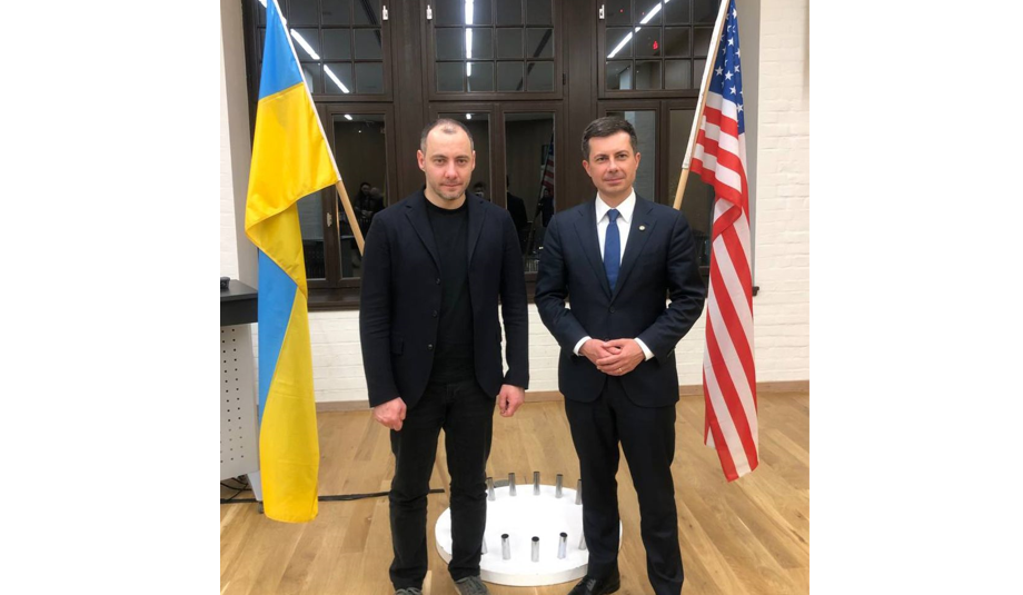 Україна та США підписали Меморандум про транспортне співробітництво