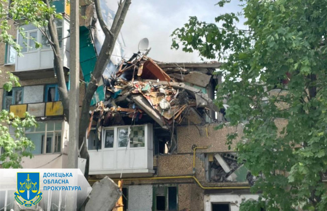 В Бахмуте из-под завалов пятиэтажки достали тело двухлетнего ребенка