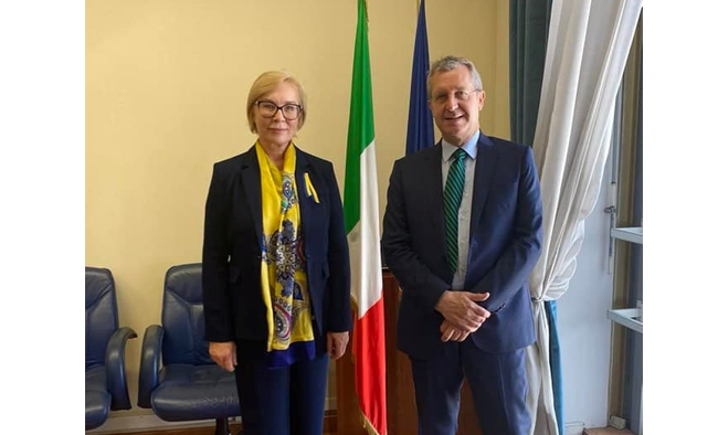 Денісова просить Італію допомогти із санкціями проти РФ за незаконне усиновлення українських дітей