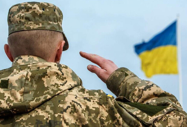 Зеленского просят отменить запрет на выезд из Украины мужчинам призывного возраста