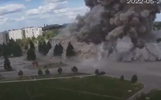 Появилось видео удара оккупантов по центру города Лозовая Харьковской области