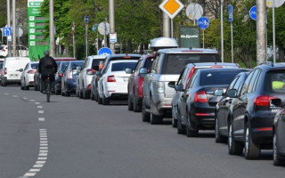 Ждать придется больше месяца: автозаправки дали прогноз, когда появится бензин