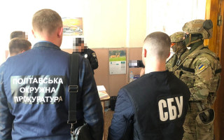 500 тисяч грн за неперешкоджання підприємницькій діяльності: на Полтавщині викрито начальника районної військової адміністрації