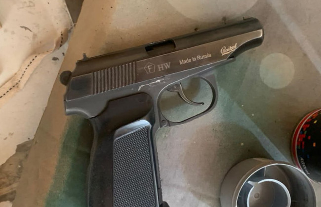 У Києві затримали громадянина із арсеналом вогнепальної зброї та боєприпасів, фото