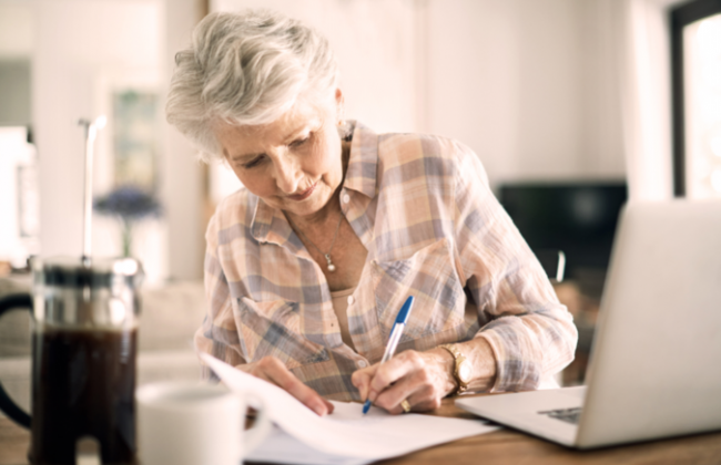 У Мінсоцполітики пояснили, хто має право на призначення дострокової пенсії за віком, відповідь