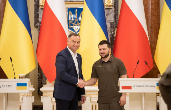 Поляки могут получить особый статус в Украине: Зеленский анонсировал законопроект