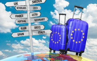 Українцям нагадали про подання податкової декларації при виїзді за кордон на постійне місце проживання