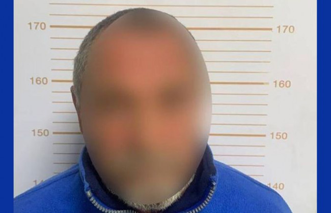 Бил ножом в грудь: в Киеве мужчина набросился на товарища