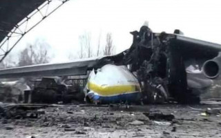 Уламки літака Ан-225 «Мрія» вивезли з Гостомеля на утилізацію: відео
