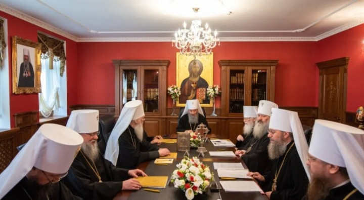 Собор УПЦ объявил о своей самостоятельности и осудил патриарха Кирилла