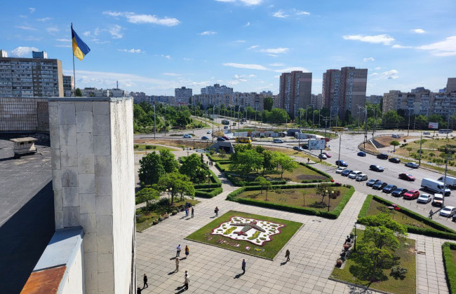 В Киеве открыли цветочное панно с самолетом «Мрія»: фото