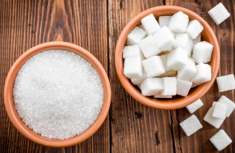 Сеть «АТБ» ввела ограничения на продажу соли и сахара: сколько можно купить в одни руки