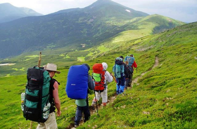 На Закарпатье запретили турмаршруты, но зато разрешили ходить в лес