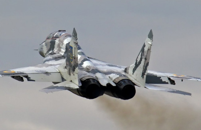 Экстремальный маневр: полет МиГ-29 ВВС Украины на сверхмалой высоте сняли на видео