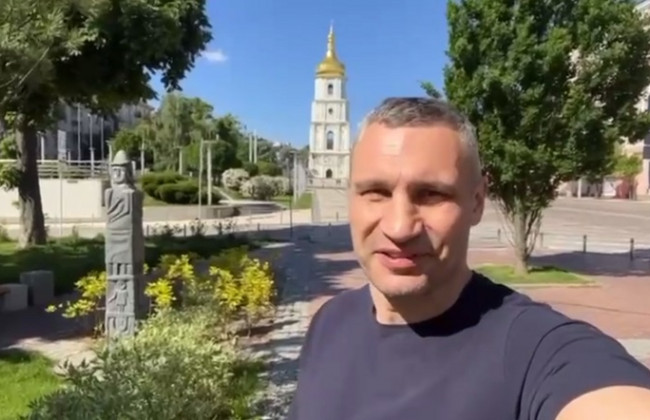 Кличко поздравил киевлян с Днем Киева: видео