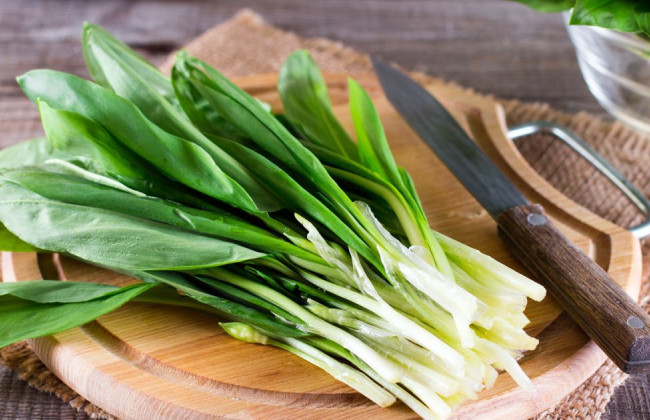 Суперфуд по-украински: как приготовить полезный крем-суп из черемши