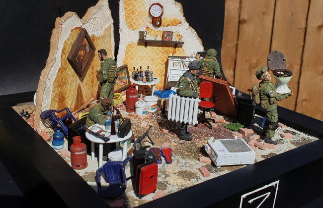 Литовец создал коллекционную серию фигурок российских солдат, фото