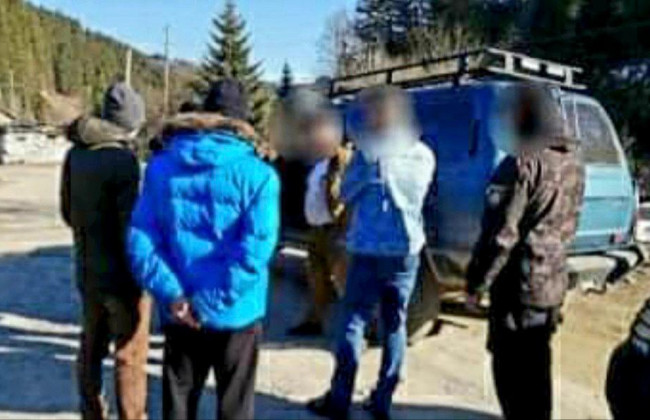 Незаконне переправлення осіб через держкордон на Буковині за $5 тисяч – судитимуть лісничого