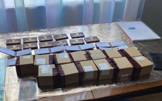 У Києві викрито схему масового виготовлення та збуту підроблених журналістських посвідчень та прескарт, фото