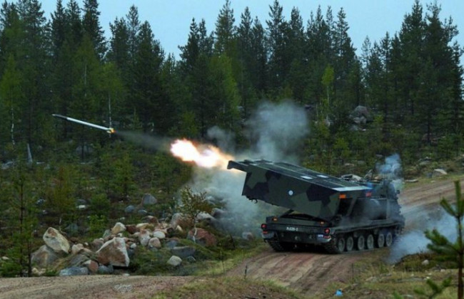 Украина получит от США реактивные системы залпового огня, но меньшей дальности, — Макфол