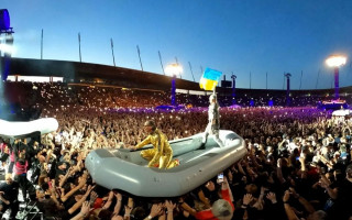Группа Rammstein на концерте в Швейцарии развернула флаг Украины, видео