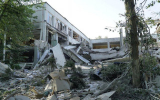 Ворожий снаряд влучив у шкільну бібліотеку в Харкові: загинула жінка