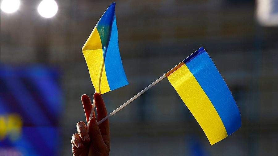44% жителів заходу та центру України вважають мовне питання в країні надуманим: опитування