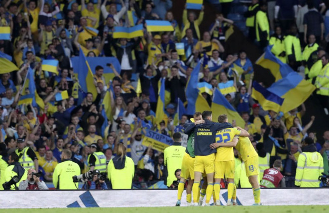 «Мы воюем все, каждый на своем фронте», — Зеленский поблагодарил сборную Украины за важную победу