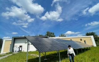 Илон Маск передал Украине солнечные станции Tesla Powerwall