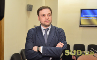 Денис Монастырский считает, что у всех украинцев должно быть огнестрельное оружие