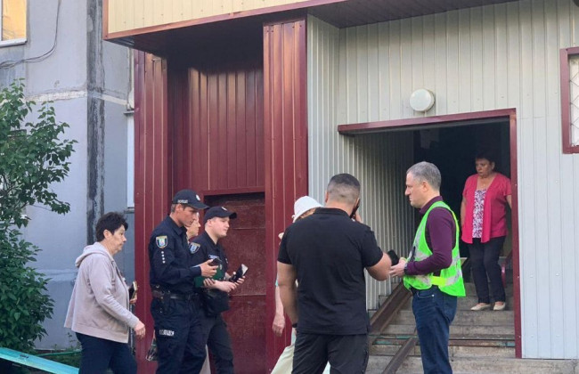 В Киеве мужчина жестоко убил родственников и поджег квартиру