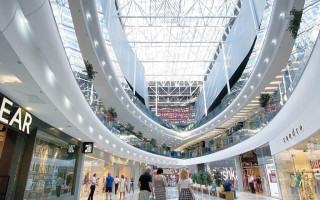 В Киеве возобновляет работу еще один большой ТРЦ на левом берегу