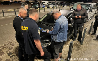 Понад 7000 доларів за «інвалідність»: на Закарпатті незаконно переправляли чоловіків за кордон