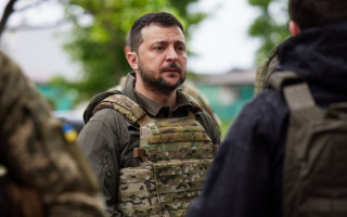 Зеленский и Ермак побывали в Запорожье, где пообщались с беженцами из Мариуполя