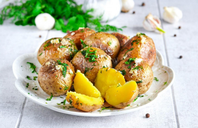 ТОП-3 блюда из молодого картофеля, которые стоит приготовить