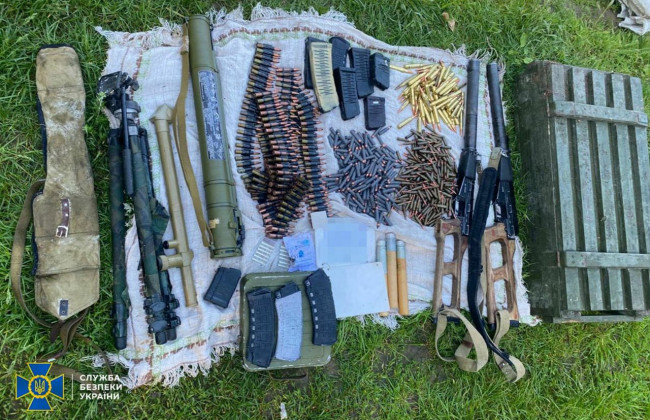 СБУ нейтралізувала банду, яка готувалася допомогти РФ у разі повторного вторгнення: фото