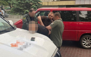 Організація незаконного перетину кордону за $3-5 тисяч: у Києві викрили чоловіка, фото