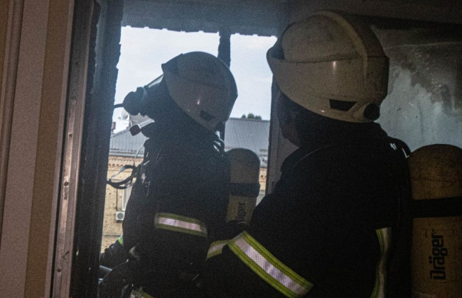 В Киеве вспыхнула квартира в многоэтажке: детали