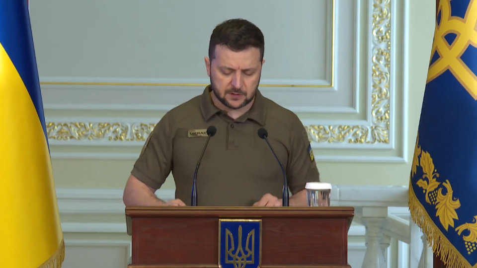 Дякуємо за вашу роботу: Зеленський привітав журналістів із професійним святом